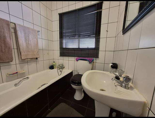 3 BEDROOM HOUSE FOR SALE IN GOLF PARK